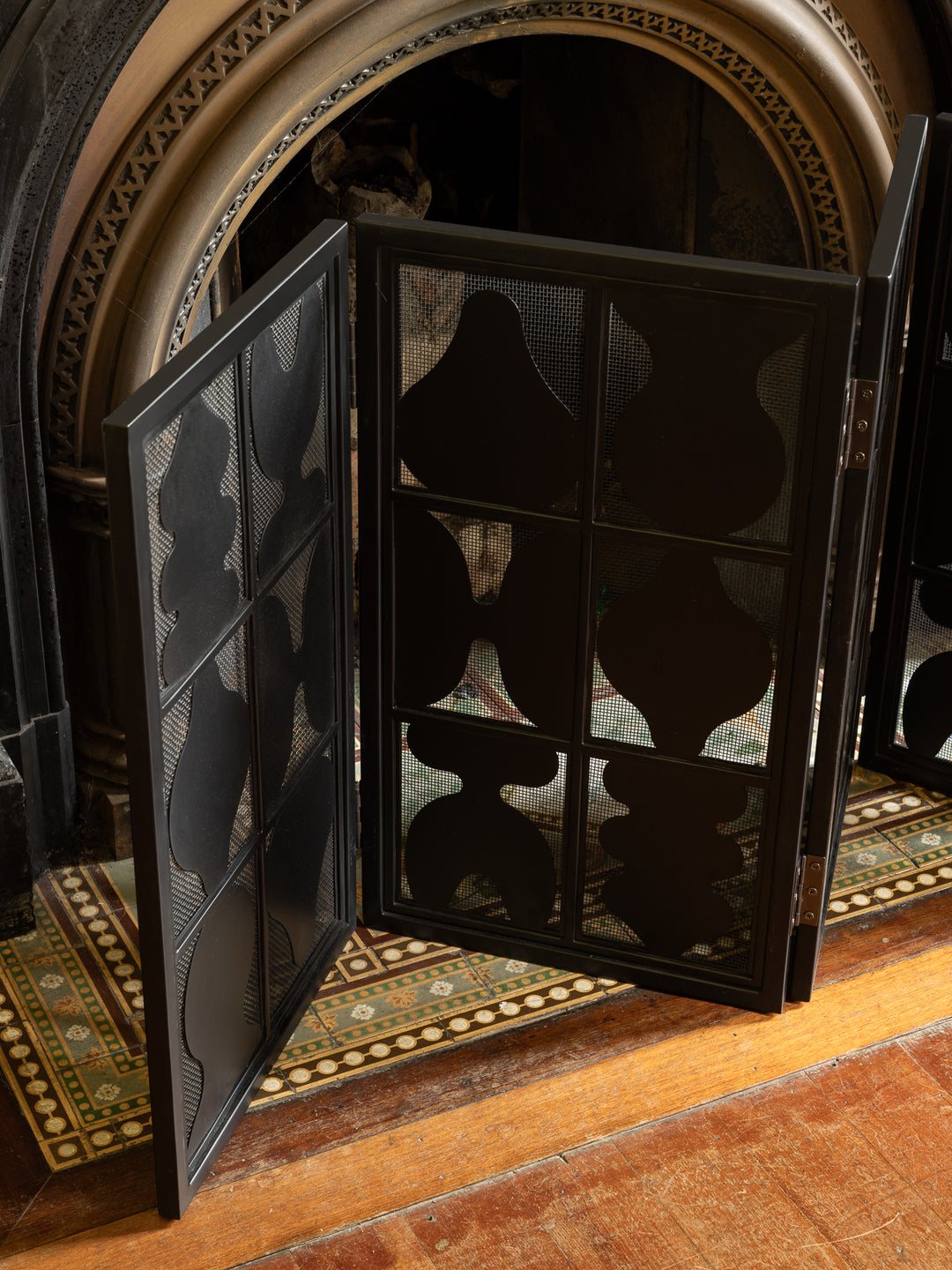 Bisset Screen