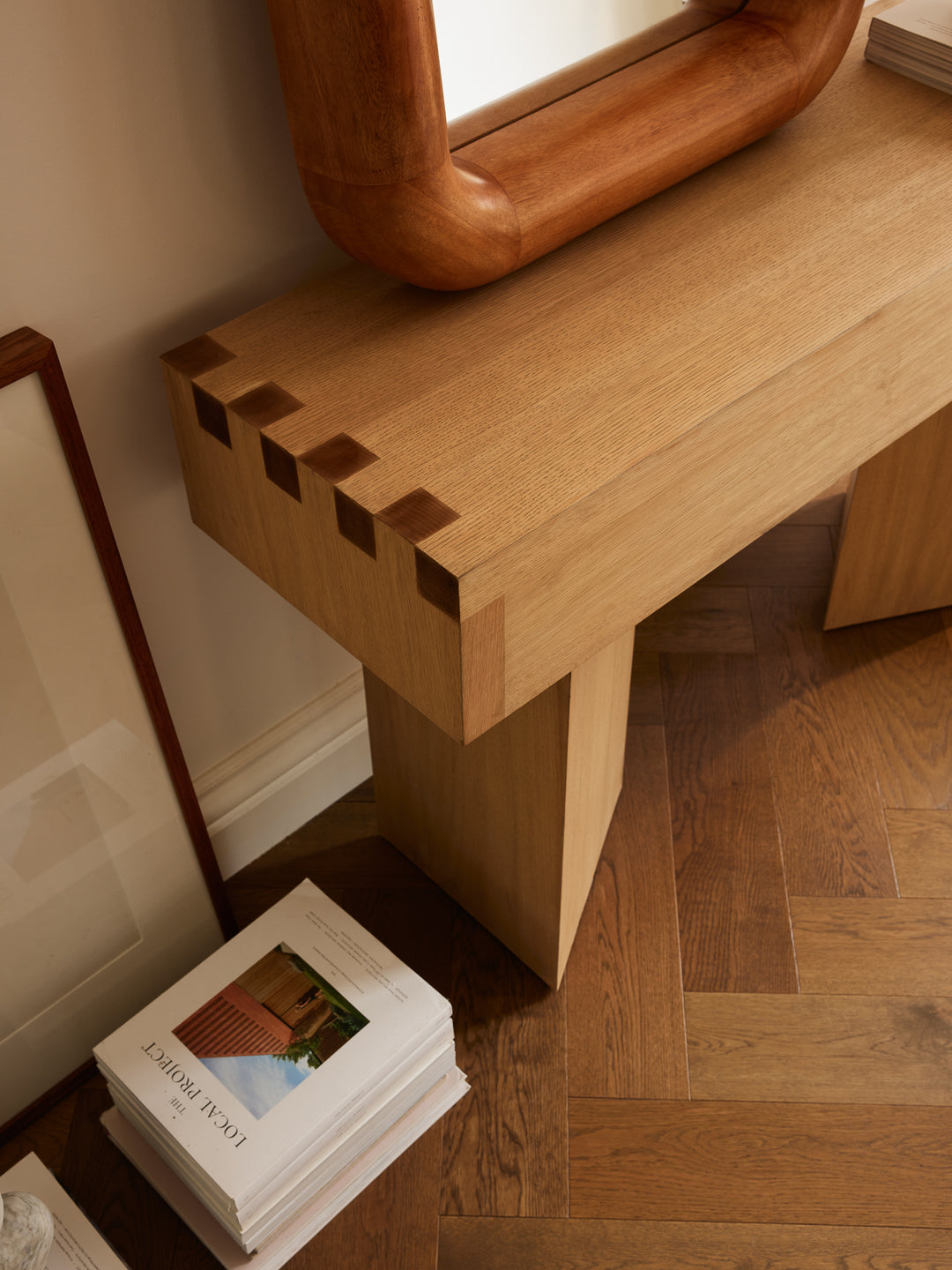 Dovetail Console