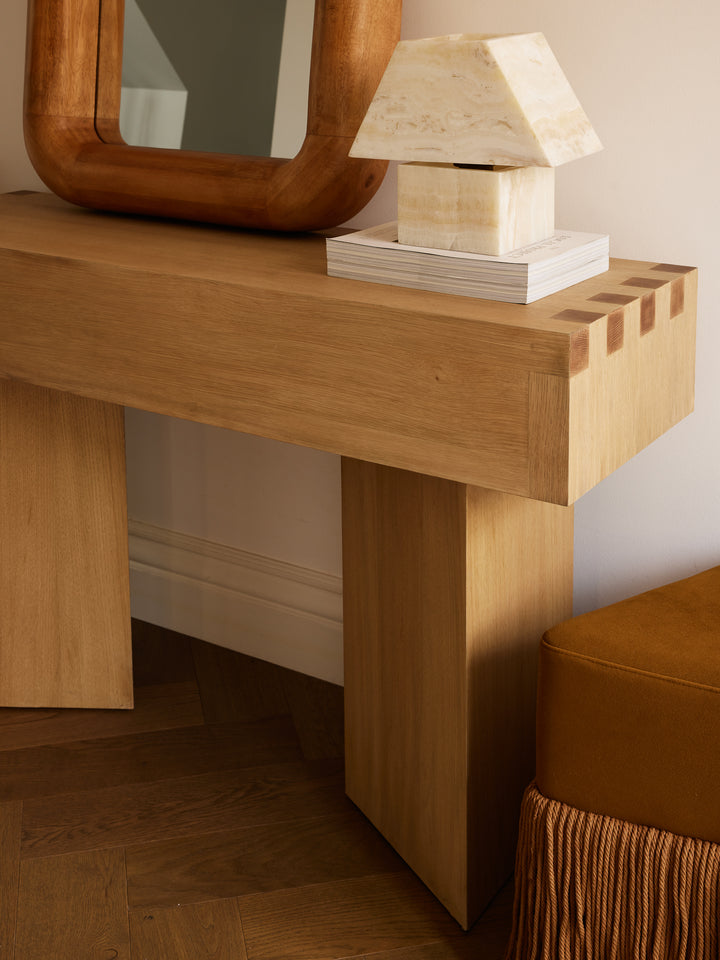 Dovetail Console