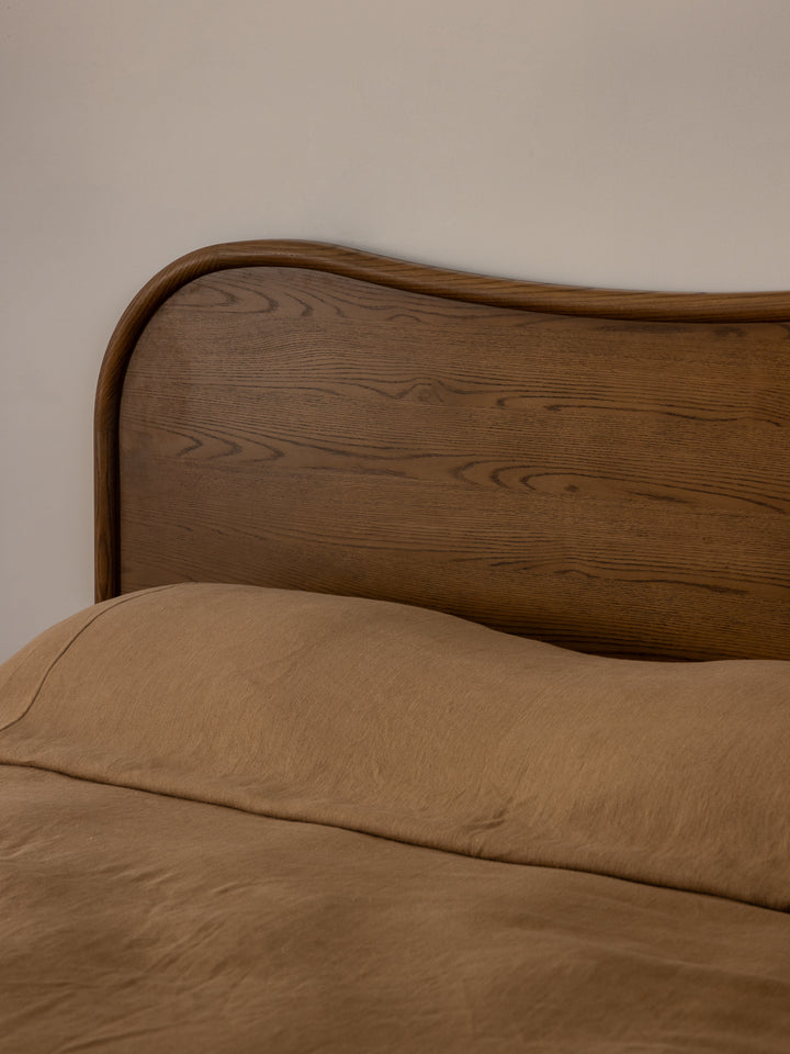 Remy Bedhead Saddle